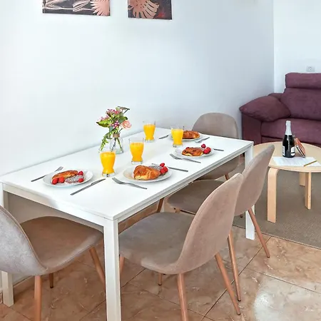 Exclusive 1 Bedroom With A Pool, 11f
