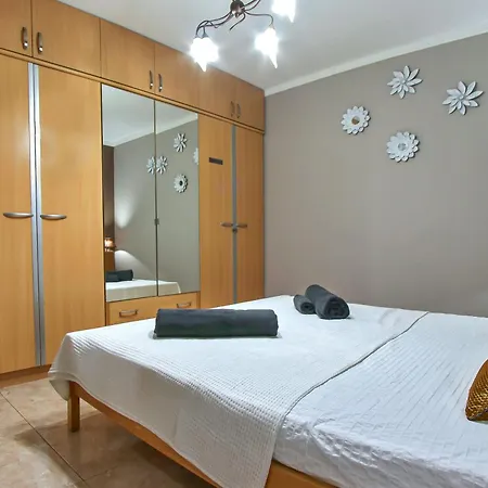 Feriehus Exclusive 1 Bedroom With A Pool, 11f *